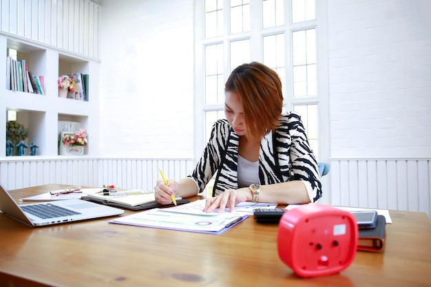 Navigating College Costs: Future-Proof Your Financial Aid Plan